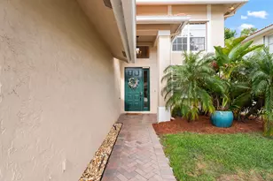 126 Hidden Hollow Dr, Palm Beach Gardens, FL 33418 - Photo 3