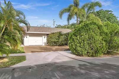 321 SW 30th Terrace, Deerfield Beach, FL 33442 - Photo 1