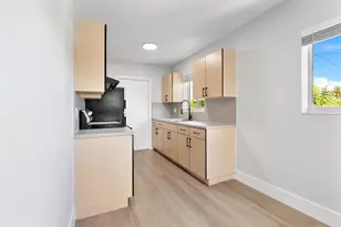 720 NE 7th St, Hallandale Beach, FL 33009 - Photo 19