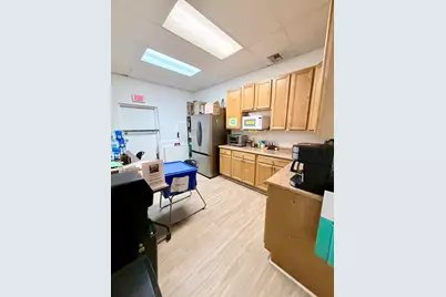 1896 Palm Beach Lakes Boulevard #103, West Palm Beach, FL 33409 - Photo 17