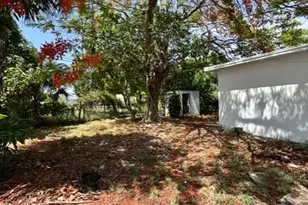 554 W 1st St, Riviera Beach, FL 33404 - Photo 11