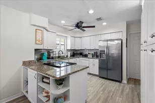 2250 SE Country Club Ln, Stuart, FL 34996 - Photo 5