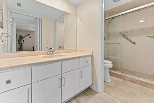 5250 Woodland Lakes Dr, Palm Beach Gardens, FL 33418 - Photo 19