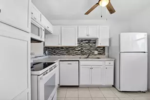 201 Oxford 600, West Palm Beach, FL 33417 - Photo 3