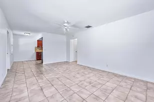 248 NE 12th St, Delray Beach, FL 33444 - Photo 5