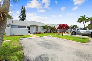 4235 Lucerne Villas Ln, Greenacres, FL 33467 - Photo 3