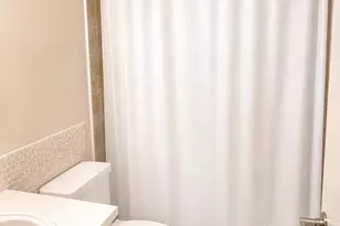 1800 Sans Souci Blvd, North Miami, FL 33181 - Photo 9