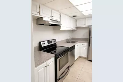 1800 Sans Souci Boulevard #424, North Miami, FL 33181 - Photo 5