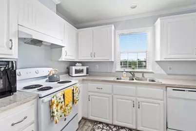 8011 SE Skylark Avenue, Hobe Sound, FL 33455 - Photo 13