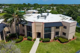 2069 NE Collins Cir, Jensen Beach, FL 34957 - Photo 25