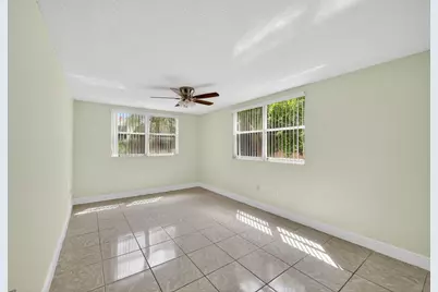 8363 Lake Drive #308, Doral, FL 33166 - Photo 9
