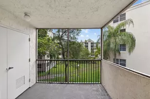 8363 Lake Dr, Doral, FL 33166 - Photo 5