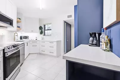 5800 Camino Del Sol #Apt 106, Boca Raton, FL 33433 - Photo 3