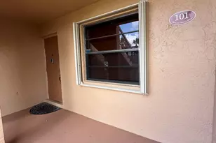 130 Lake Nancy Dr, West Palm Beach, FL 33411 - Photo 3