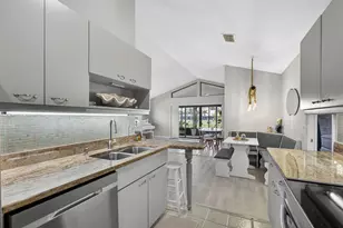 5954 SE Franklin Pl, Hobe Sound, FL 33455 - Photo 11