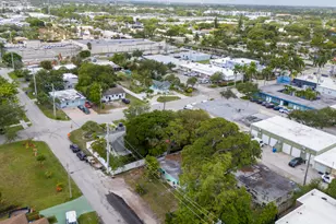 3467 NE 13th Ave, Oakland Park, FL 33334 - Photo 7