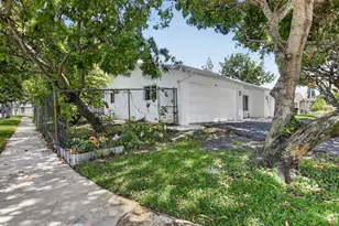 1761 NW 107th Ave, Pembroke Pines, FL 33026 - Photo 45