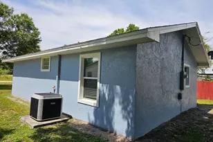 1749 NE 2nd St, Okeechobee, FL 34972 - Photo 3