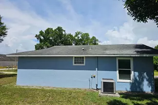 1749 NE 2nd St, Okeechobee, FL 34972 - Photo 5