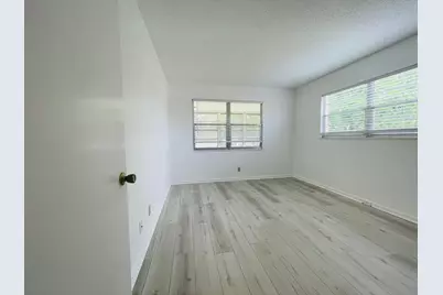 333 Farnham P, Deerfield Beach, FL 33442 - Photo 11