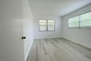 333 Farnham P, Deerfield Beach, FL 33442 - Photo 11