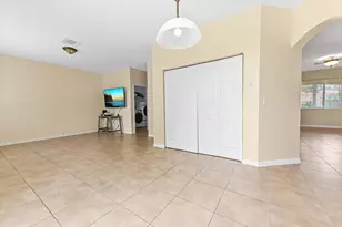 6819 Osage Cir, West Palm Beach, FL 33413 - Photo 11