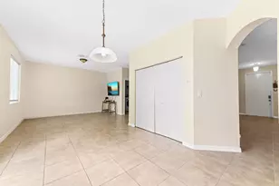 6819 Osage Cir, West Palm Beach, FL 33413 - Photo 13