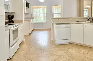 332 SW Glenwood Dr, Port Saint Lucie, FL 34984 - Photo 5