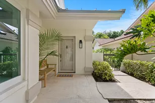 109 Harbourside Cir, Jupiter, FL 33477 - Photo 3