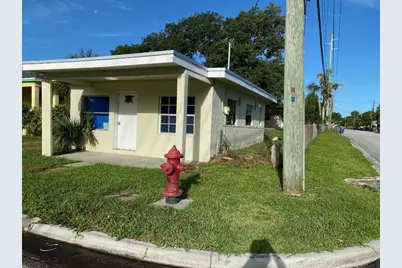 529 N 11th Street, Fort Pierce, FL 34950 - Photo 1