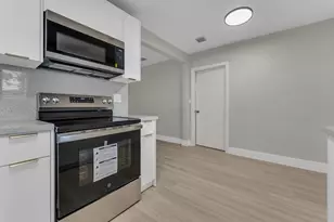 1131 NW 18th Ave, Fort Lauderdale, FL 33311 - Photo 9