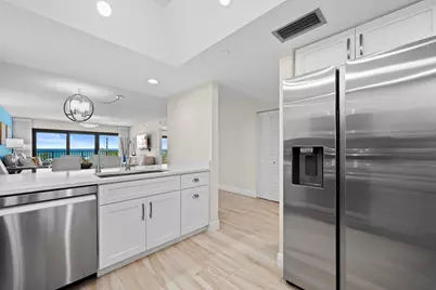 1045 Ocean Drive #503, Juno Beach, FL 33408 - Photo 5