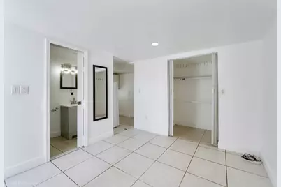 6660 W 13th Avenue, Hialeah, FL 33012 - Photo 13