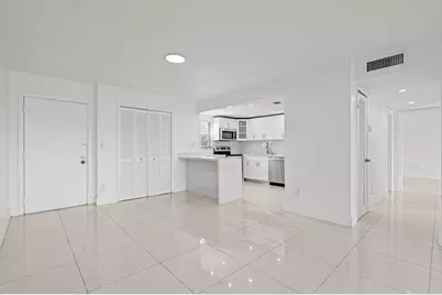 9170 Fontainebleau Boulevard #301, Miami, FL 33172 - Photo 9