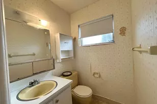 2805 Crosley Dr E, West Palm Beach, FL 33415 - Photo 11