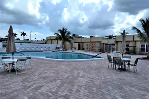 2805 Crosley Dr E, West Palm Beach, FL 33415 - Photo 27