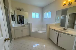 9508 SW 221st Ln, Cutler Bay, FL 33190 - Photo 7