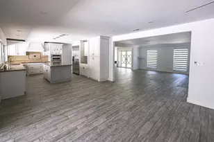 9010 S Lake Dasha Dr, Plantation, FL 33324 - Photo 11