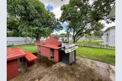 4315 NW 11th NW, Miami, FL 33127 - Photo 17