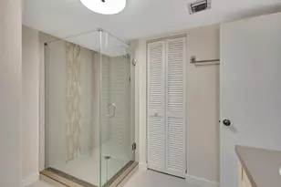 5550 N Ocean Dr, Singer Island, FL 33404 - Photo 37