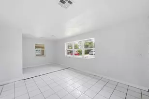 272 NE 42nd Ct, Deerfield Beach, FL 33064 - Photo 11