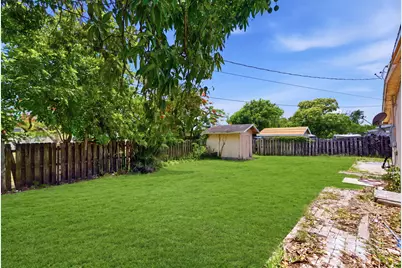 272 NE 42nd Court, Deerfield Beach, FL 33064 - Photo 23