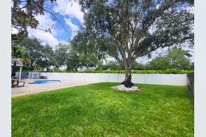 1582 NW 135th Avenue, Pembroke Pines, FL 33028 - Photo 7