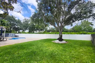 1582 NW 135th Ave, Pembroke Pines, FL 33028 - Photo 7