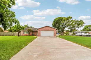 98 Pintail Ct, Royal Palm Beach, FL 33411 - Photo 1