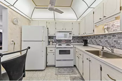 38 Saxony, Delray Beach, FL 33446 - Photo 9