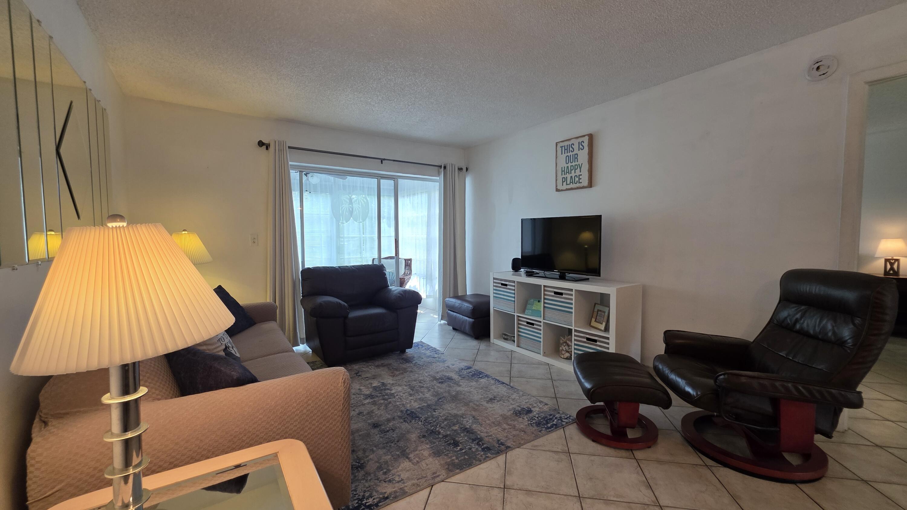 2900 NW 46th Ave #213 main architectural view