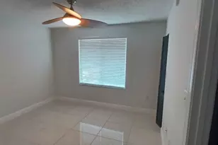 19111 Glenmoor Dr, West Palm Beach, FL 33409 - Photo 9