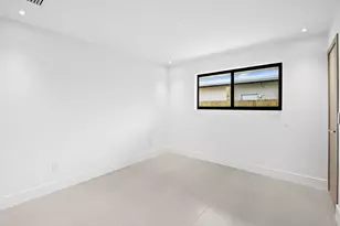 2370 NE 195th St, Miami, FL 33180 - Photo 17