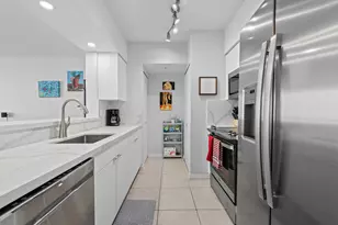 347 N New River Dr E, Fort Lauderdale, FL 33301 - Photo 3
